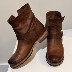 FRYE Women's Veronica Leather Bootie Size 7